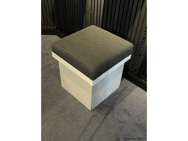 Poef - 50x50x50cm - afbeelding 1 van  3