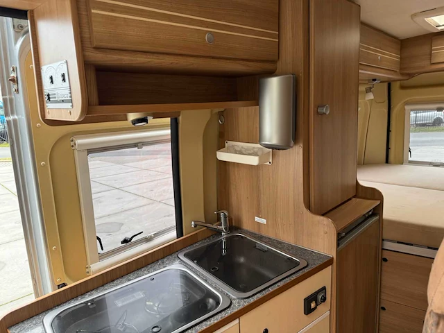 Poessl - globescout - buscamper - camper - 2009 - afbeelding 15 van  60