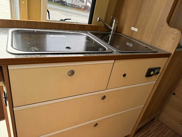 Poessl - globescout - buscamper - camper - 2009 - afbeelding 16 van  60