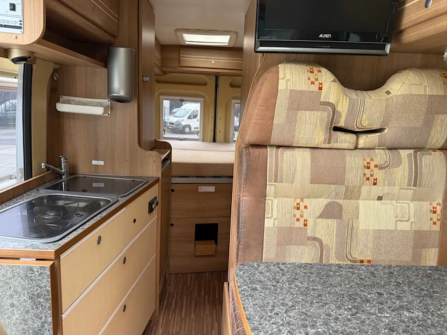 Poessl - globescout - buscamper - camper - 2009 - afbeelding 18 van  60