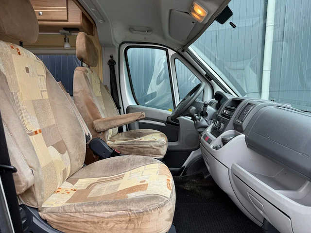 Poessl - globescout - buscamper - camper - 2009 - afbeelding 25 van  60