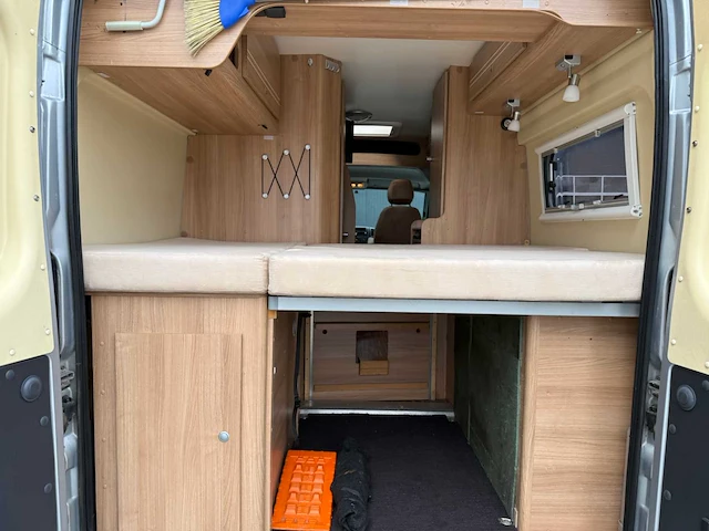 Poessl - globescout - buscamper - camper - 2009 - afbeelding 31 van  60