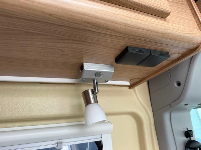 Poessl - globescout - buscamper - camper - 2009 - afbeelding 39 van  60
