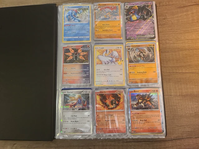 Pokémon collectie met vele kaarten en accessoires van pokémon + zeldzame japanse eevee kaart - afbeelding 3 van  22