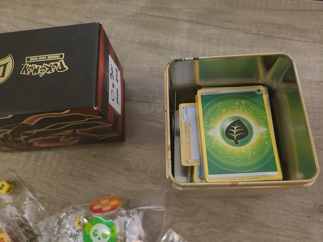 Pokémon collectie met vele kaarten en accessoires van pokémon + zeldzame japanse eevee kaart - afbeelding 18 van  22