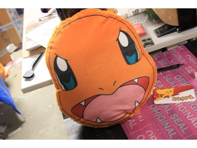 Pokemon knuffel oranje 1x ds75 - afbeelding 1 van  3