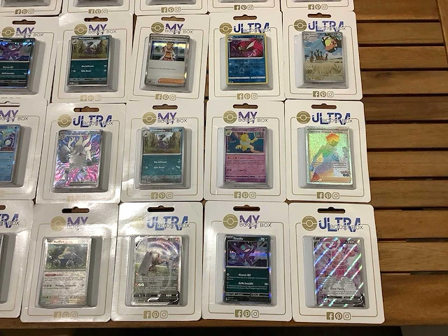 Pokemon ultra boosterbox (30x) - afbeelding 2 van  5