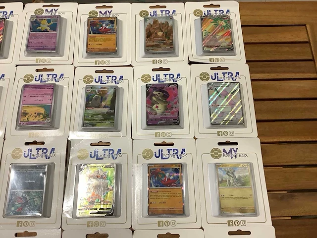 Pokemon ultra boosterbox (30x) - afbeelding 2 van  5