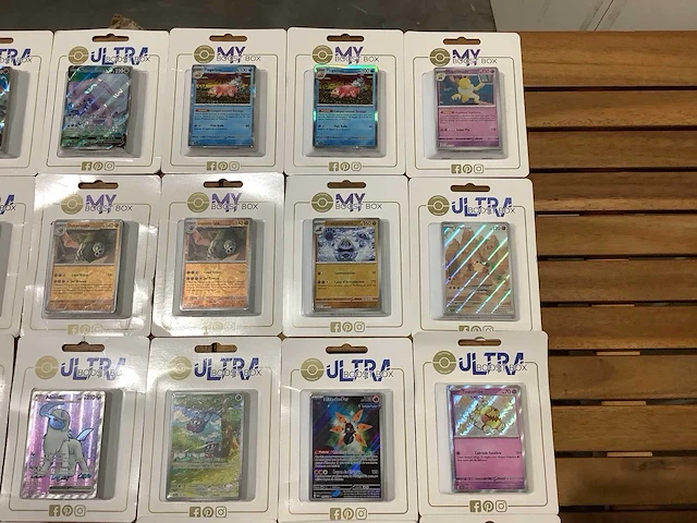 Pokemon ultra boosterbox (30x) - afbeelding 2 van  5