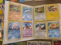 Pokémon verzameling met o.a. oude kaarten en gevulde map + accessoires - afbeelding 4 van  39