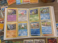 Pokémon verzameling met o.a. oude kaarten en gevulde map + accessoires - afbeelding 7 van  39
