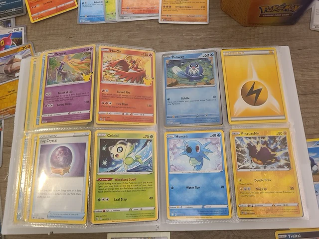 Pokémon verzameling met o.a. oude kaarten en gevulde map + accessoires - afbeelding 21 van  39