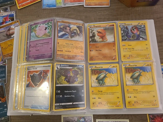 Pokémon verzameling met o.a. oude kaarten en gevulde map + accessoires - afbeelding 22 van  39