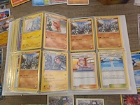 Pokémon verzameling met o.a. oude kaarten en gevulde map + accessoires - afbeelding 24 van  39