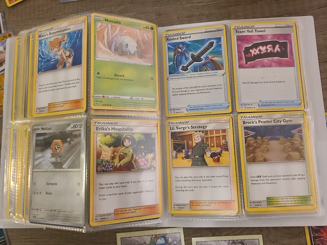 Pokémon verzameling met o.a. oude kaarten en gevulde map + accessoires - afbeelding 26 van  39