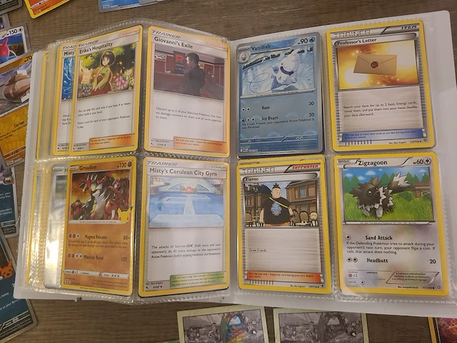 Pokémon verzameling met o.a. oude kaarten en gevulde map + accessoires - afbeelding 27 van  39