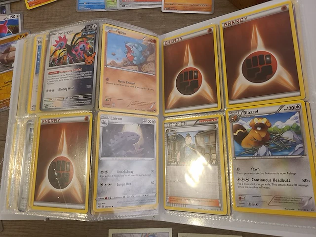 Pokémon verzameling met o.a. oude kaarten en gevulde map + accessoires - afbeelding 29 van  39