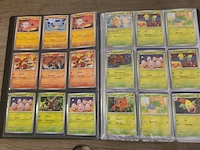 Pokémon verzameling met zeldzame charizard kaart, volle pokémon map, volle deckbox en meerdere accessoires - afbeelding 3 van  21