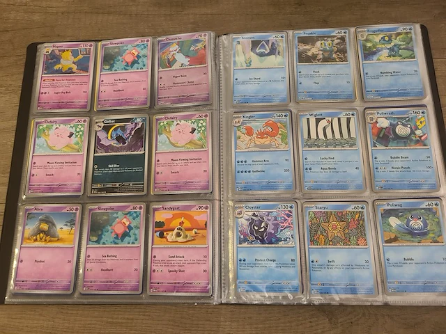 Pokémon verzameling met zeldzame charizard kaart, volle pokémon map, volle deckbox en meerdere accessoires - afbeelding 5 van  21