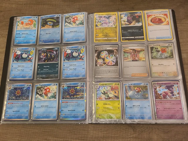 Pokémon verzameling met zeldzame charizard kaart, volle pokémon map, volle deckbox en meerdere accessoires - afbeelding 6 van  21