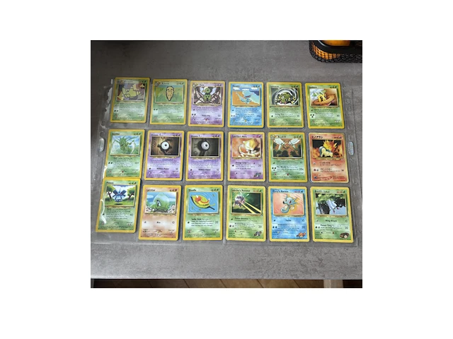 Pokemon vintage kaarten met o.a 1999 charizard holo - afbeelding 9 van  17