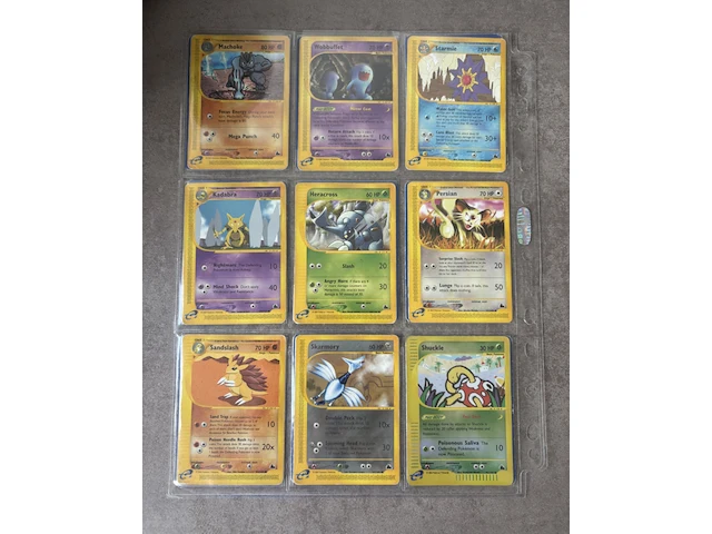 Pokemon vintage kaarten met o.a 1999 charizard holo - afbeelding 10 van  17