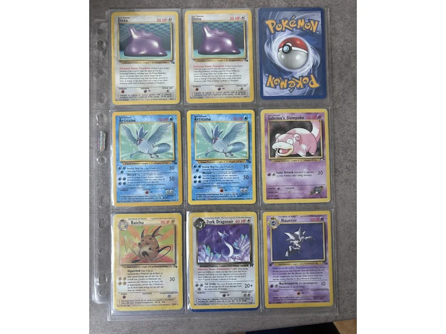 Pokemon vintage kaarten met o.a 1999 charizard holo - afbeelding 13 van  17