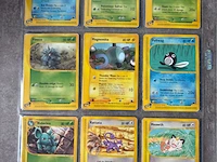 Pokemon vintage kaarten met o.a 1999 charizard holo - afbeelding 16 van  17