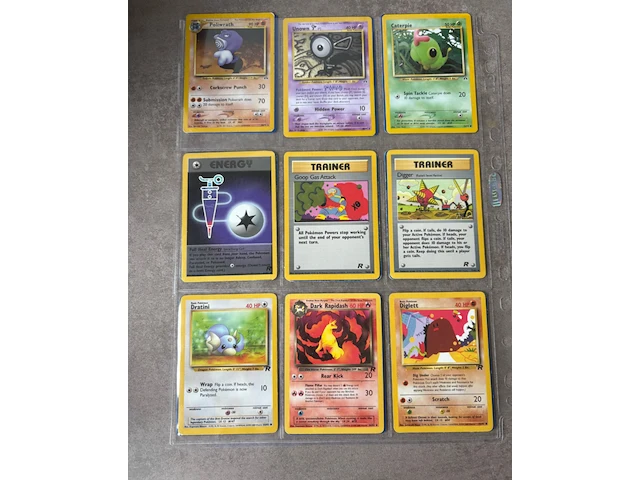 Pokemon vintage kaarten met o.a 1999 charizard holo - afbeelding 17 van  17