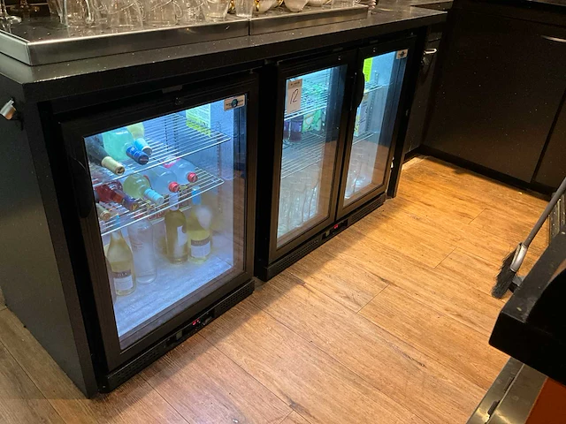 Polar dp286-e & dp287-e vitrine koelkast (2x) - afbeelding 1 van  4