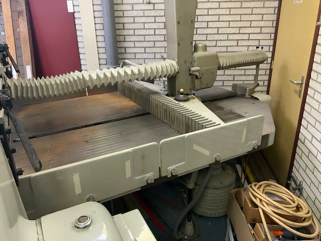 Polar mohr 145 el papiersnijmachine - afbeelding 7 van  9