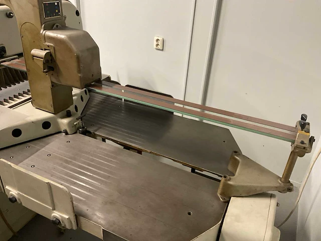Polar mohr 82 el guillotine snijmachine met toebehoren - afbeelding 2 van  19