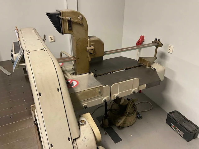 Polar mohr 82 el guillotine snijmachine met toebehoren - afbeelding 12 van  19
