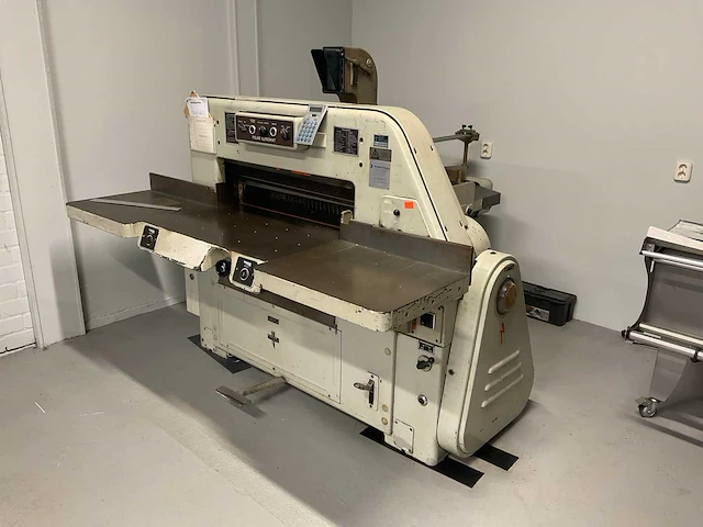 Polar mohr 82 el guillotine snijmachine met toebehoren - afbeelding 13 van  19