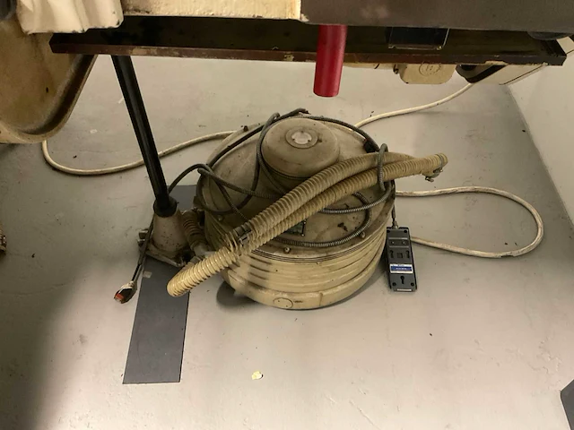 Polar mohr 82 el guillotine snijmachine met toebehoren - afbeelding 19 van  19