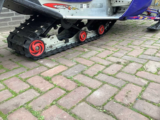 Polaris edge 550 fan cooled sneeuwscooter - afbeelding 15 van  15