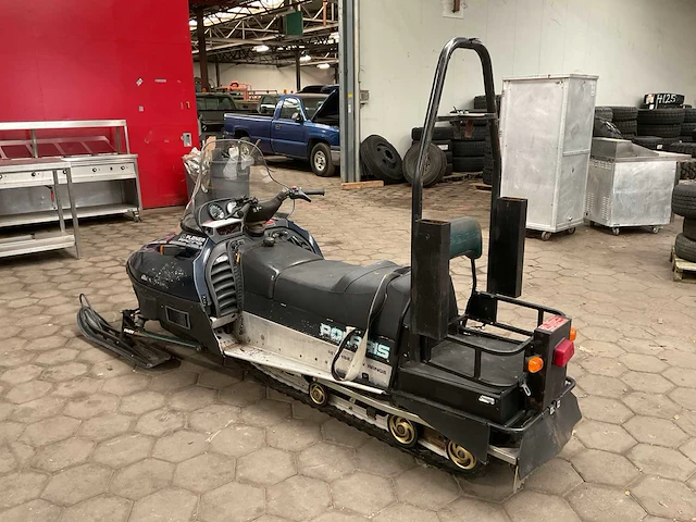 Polaris sneeuwscooter - afbeelding 7 van  12