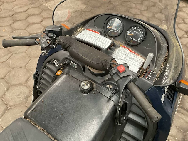 Polaris sneeuwscooter - afbeelding 9 van  12