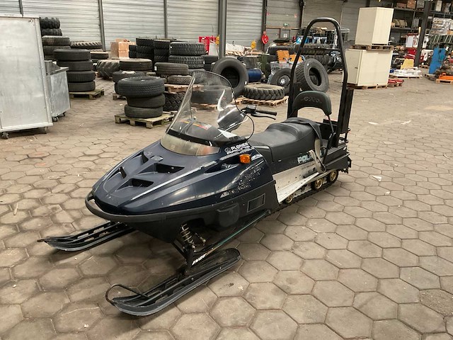 Polaris sneeuwscooter - afbeelding 1 van  12