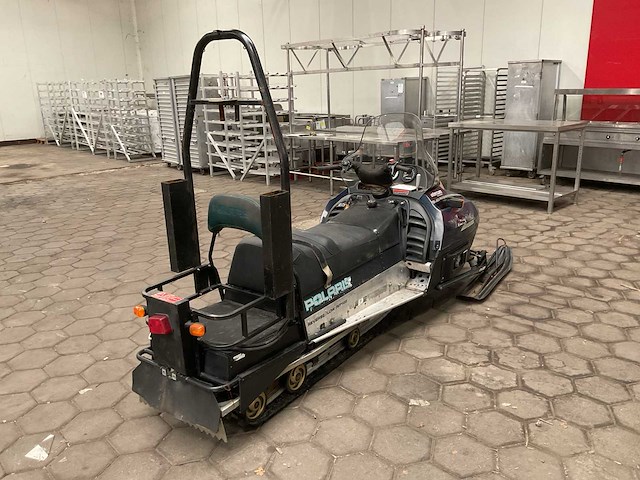 Polaris sneeuwscooter - afbeelding 3 van  12