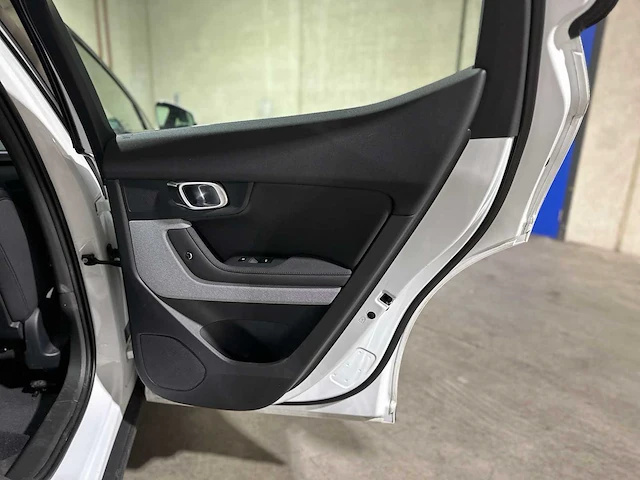 Polestar 2 long range dual motor launch edition 78kwh 408pk 2020, j-101-vk - afbeelding 33 van  46
