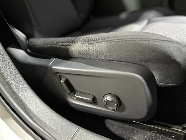 Polestar 2 long range dual motor launch edition 78kwh 408pk 2020, j-101-vk - afbeelding 39 van  46