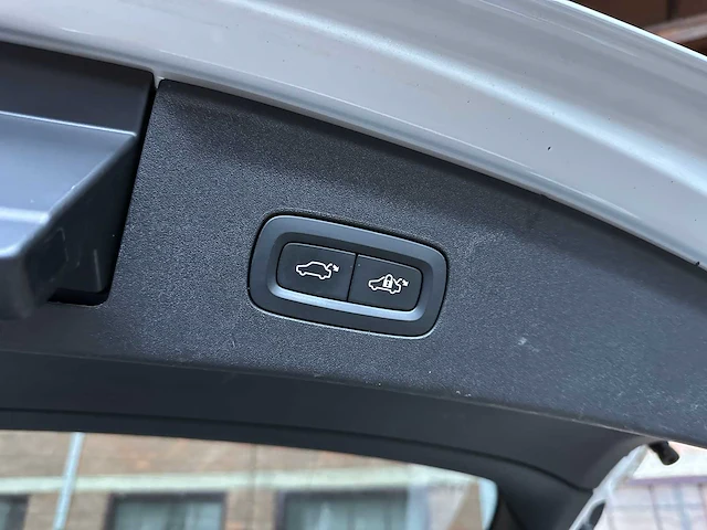 Polestar 2 long range dual motor launch edition 78kwh 408pk 2020, j-857-zb - afbeelding 28 van  41