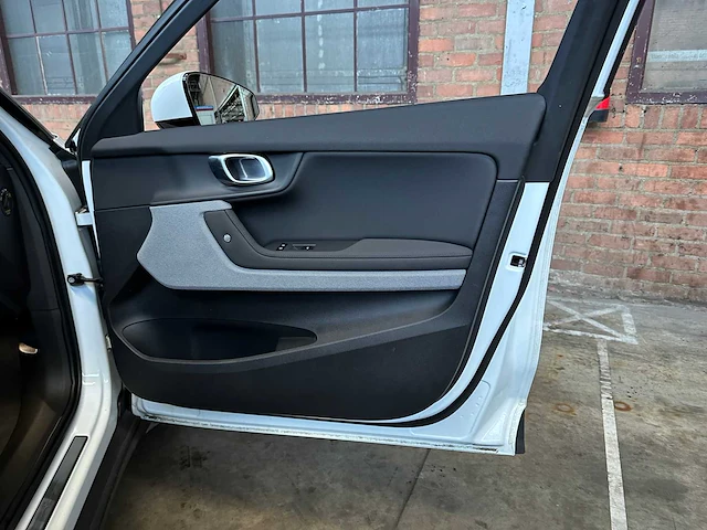 Polestar 2 long range dual motor launch edition 78kwh 408pk 2020, j-857-zb - afbeelding 31 van  41