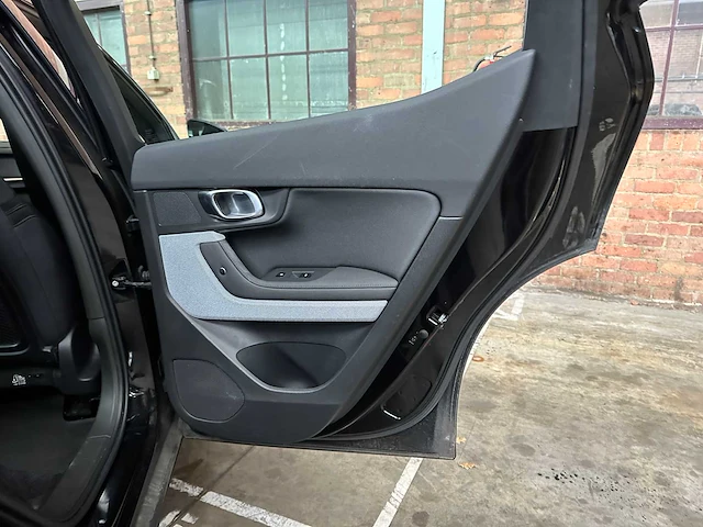 Polestar 2 long range dual motor launch edition 78kwh 408pk 2020, k-165-fx - afbeelding 31 van  43