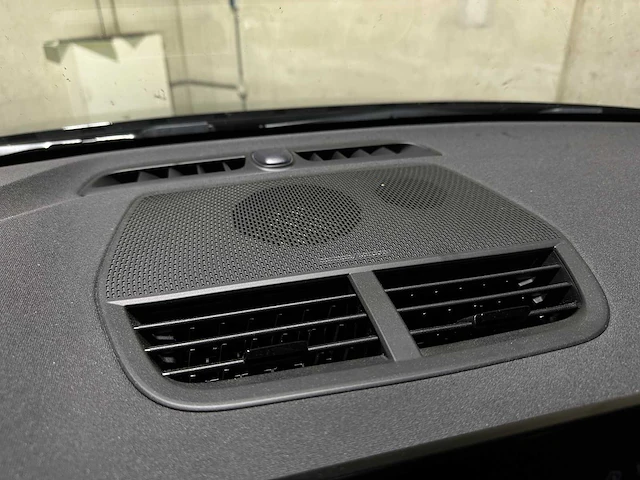 Polestar 2 long range dual motor launch edition 78kwh 408pk 2020, k-857-ds - afbeelding 21 van  42