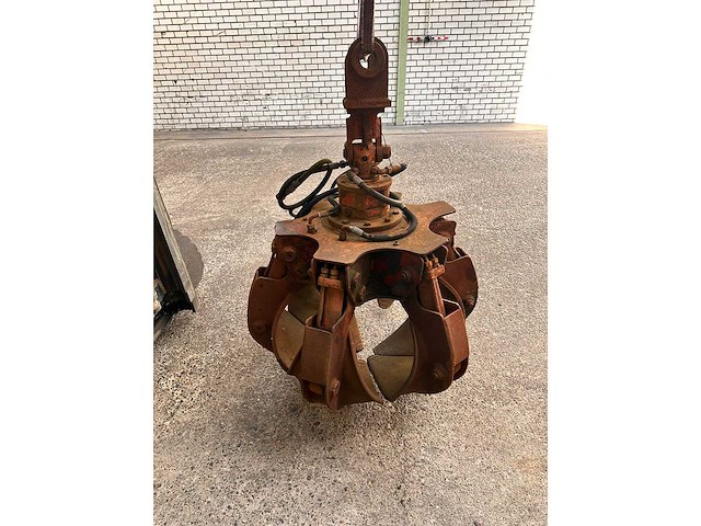 Poliepgrijper ferrari 400ltr - rotator thumm rotorex 503 - afbeelding 1 van  6