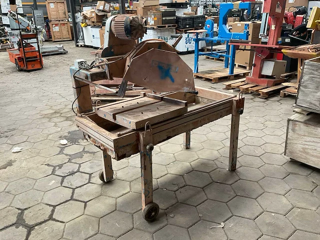 Polieri steenzaagmachine - afbeelding 1 van  6
