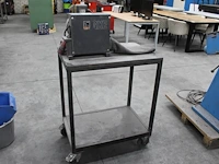 Polijstmachine grit gxe op werktafel. - afbeelding 1 van  3