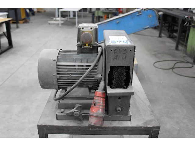 Polijstmachine grit gxe op werktafel. - afbeelding 3 van  3